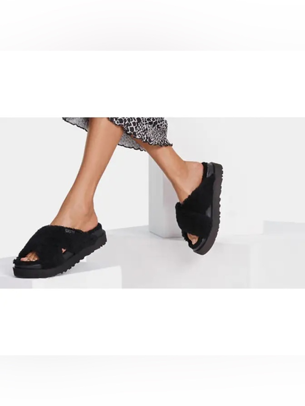 UGGS Women’s Black FUZZ Sugar Fluff Cross Slide Platform Slippers Sandals CUTE 7